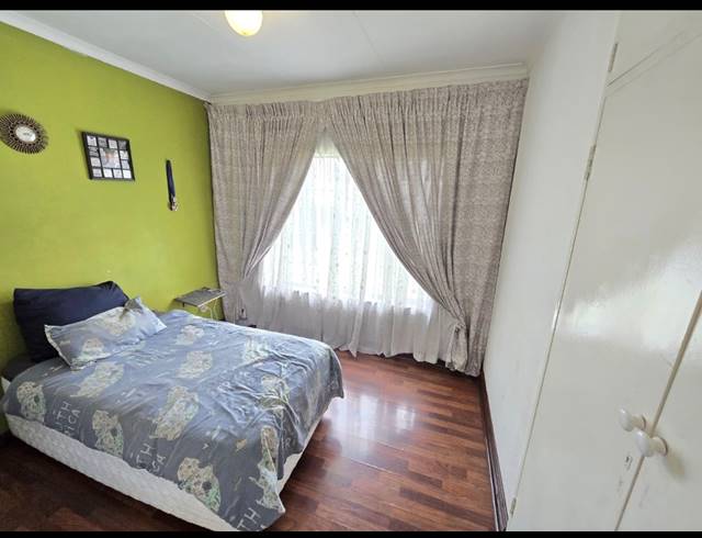 3 BEDROOM FREEHOLD FOR SALE IN BRACKENHURST